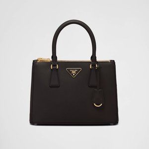 NWOT Medium PRADA galleria saffiano leather bag